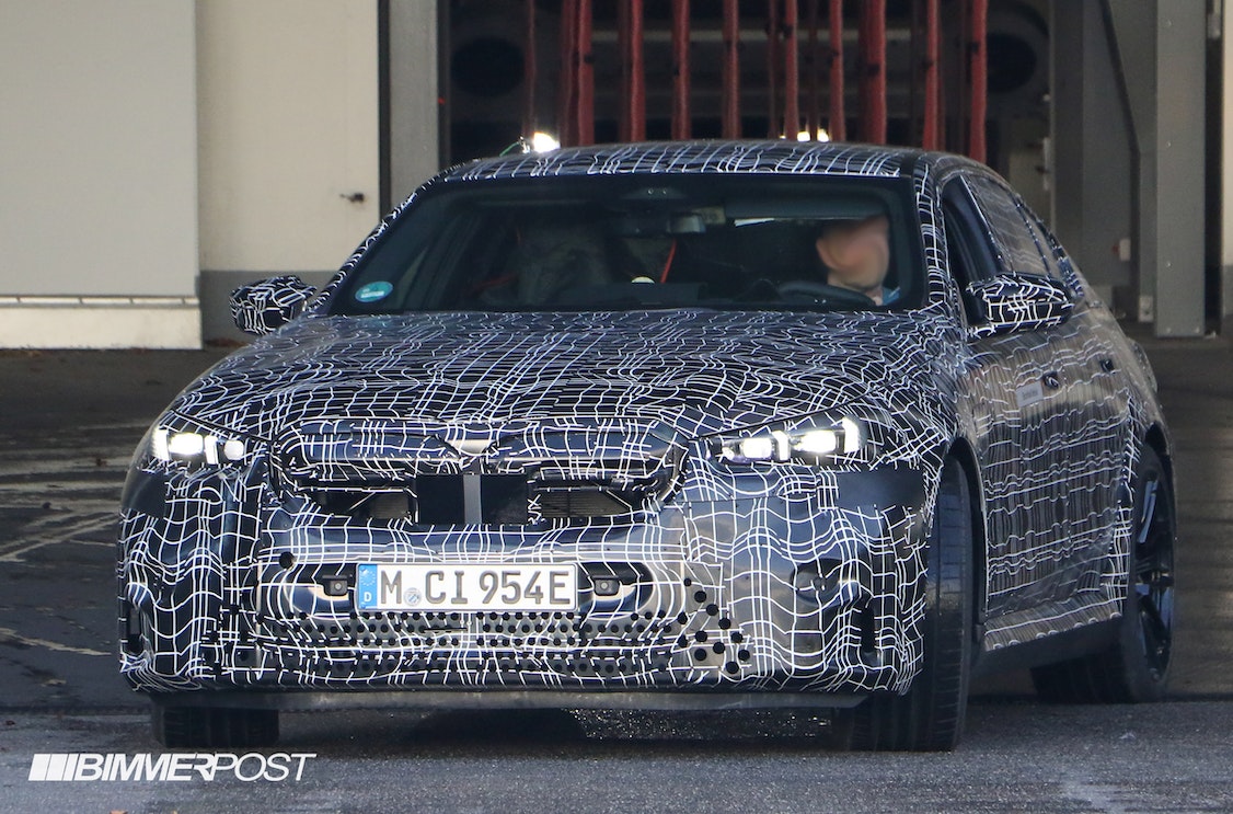 Leaked pictures of the new BMW M5 2024